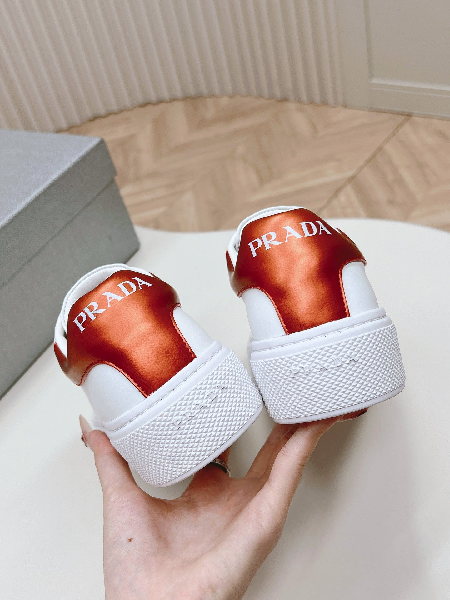 PRA RETRO SNEAKERS WHITE AND CRIMSON CALFSKIN - 35