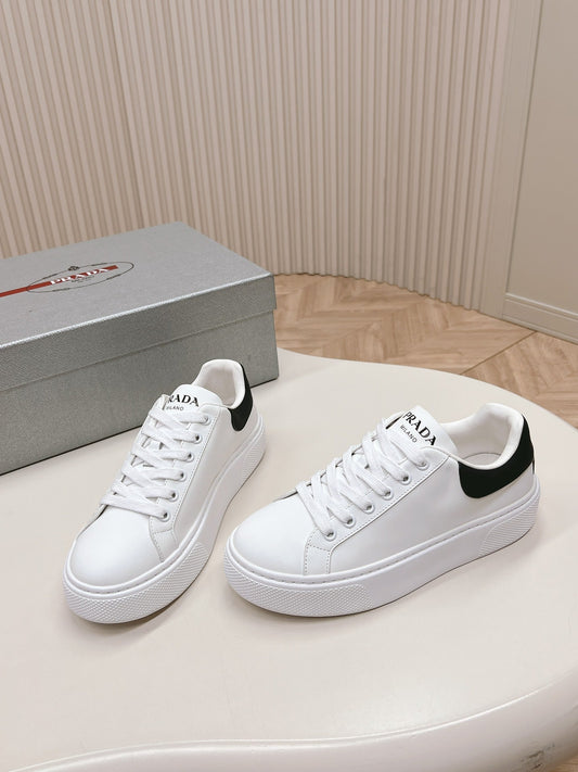 PRA RETRO SNEAKERS WHITE AND BLACK CALFSKIN - 35
