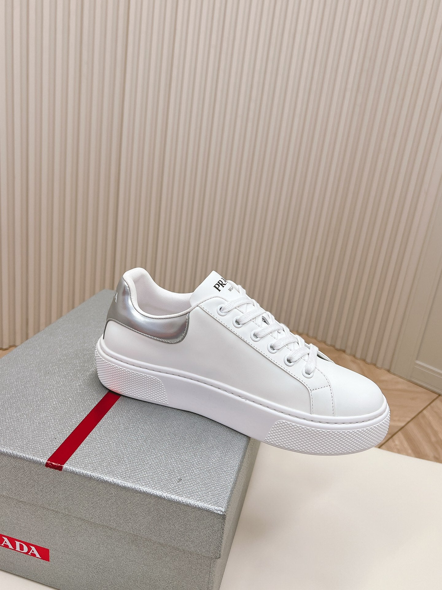 PRA RETRO SNEAKERS WHITE AND GRAY CALFSKIN - 35