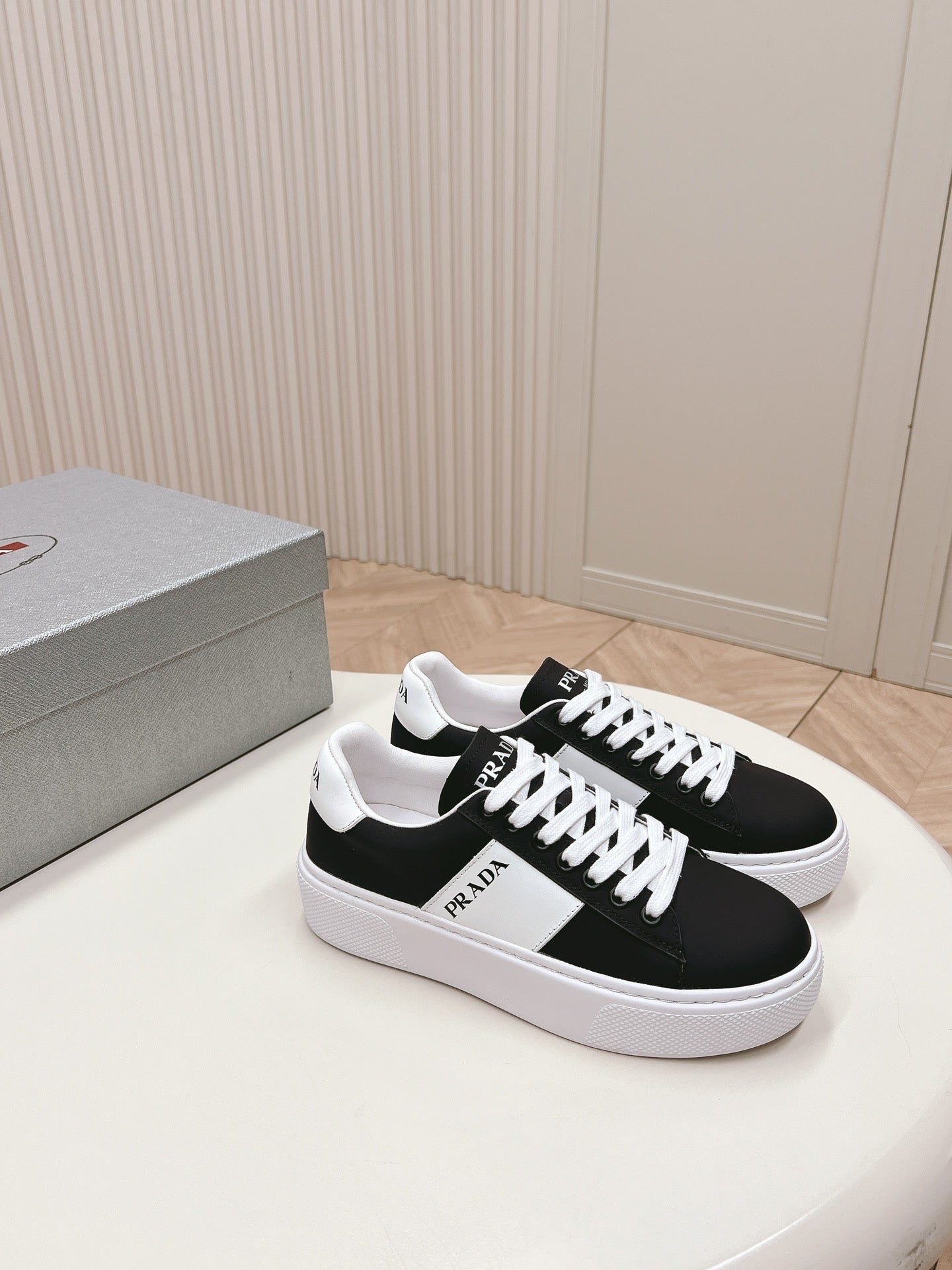 PRA LEATHER LOGO OUTLET SNEAKERS BLACK CALFSKIN - 35