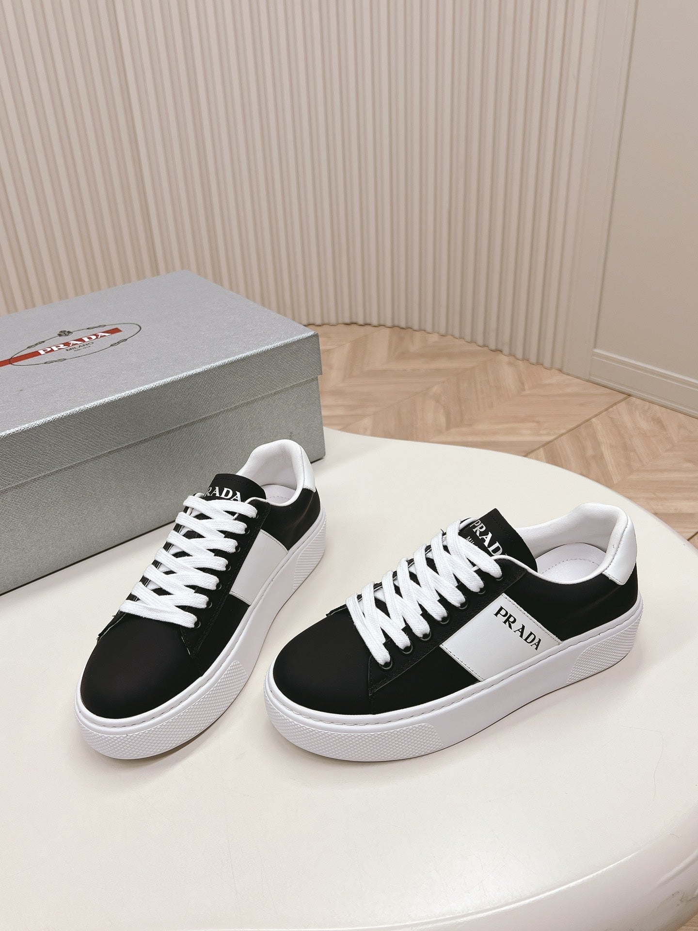 PRA LEATHER LOGO OUTLET SNEAKERS BLACK CALFSKIN - 35