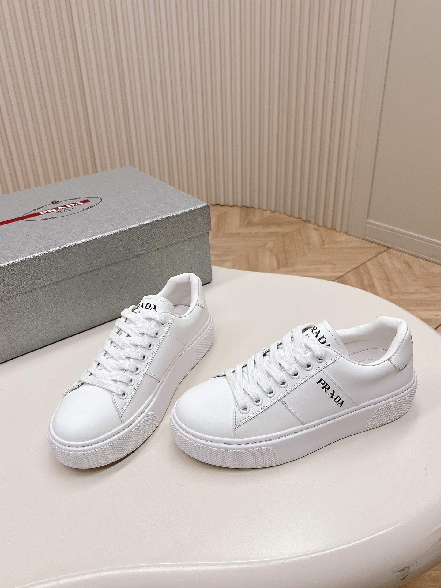 PRA LEATHER LOGO OUTLET SNEAKERS WHITE CALFSKIN - 35