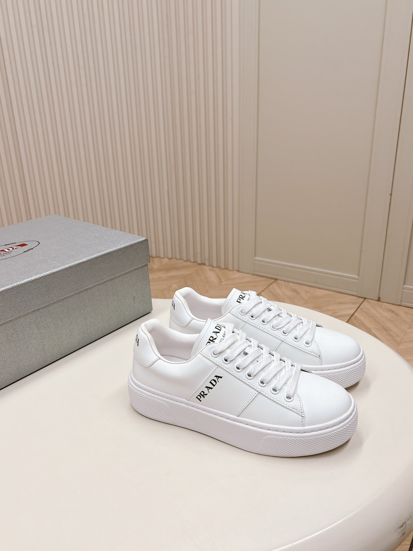 PRA LEATHER LOGO OUTLET SNEAKERS WHITE CALFSKIN - 35