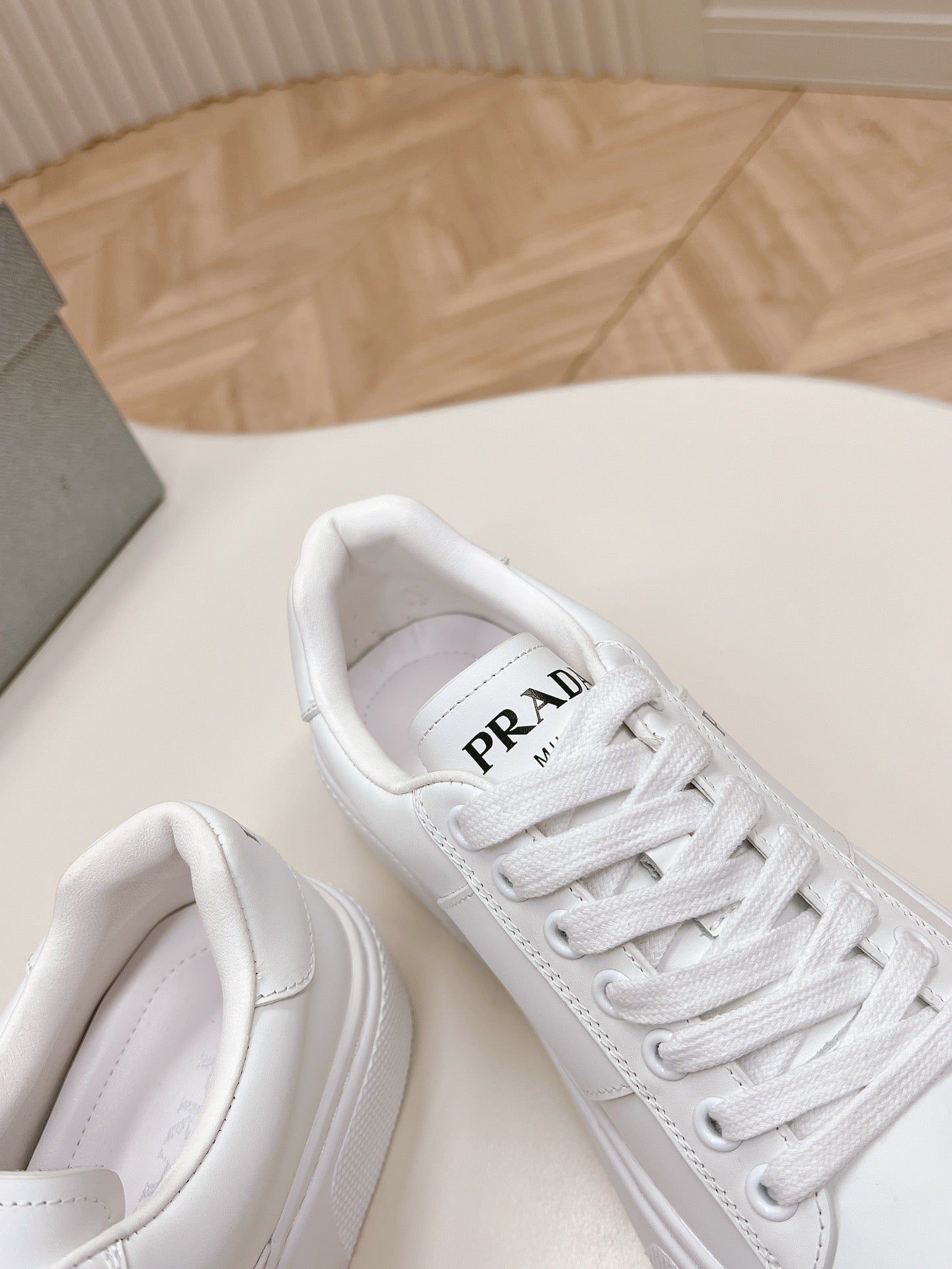 PRA LEATHER LOGO OUTLET SNEAKERS WHITE CALFSKIN - 35