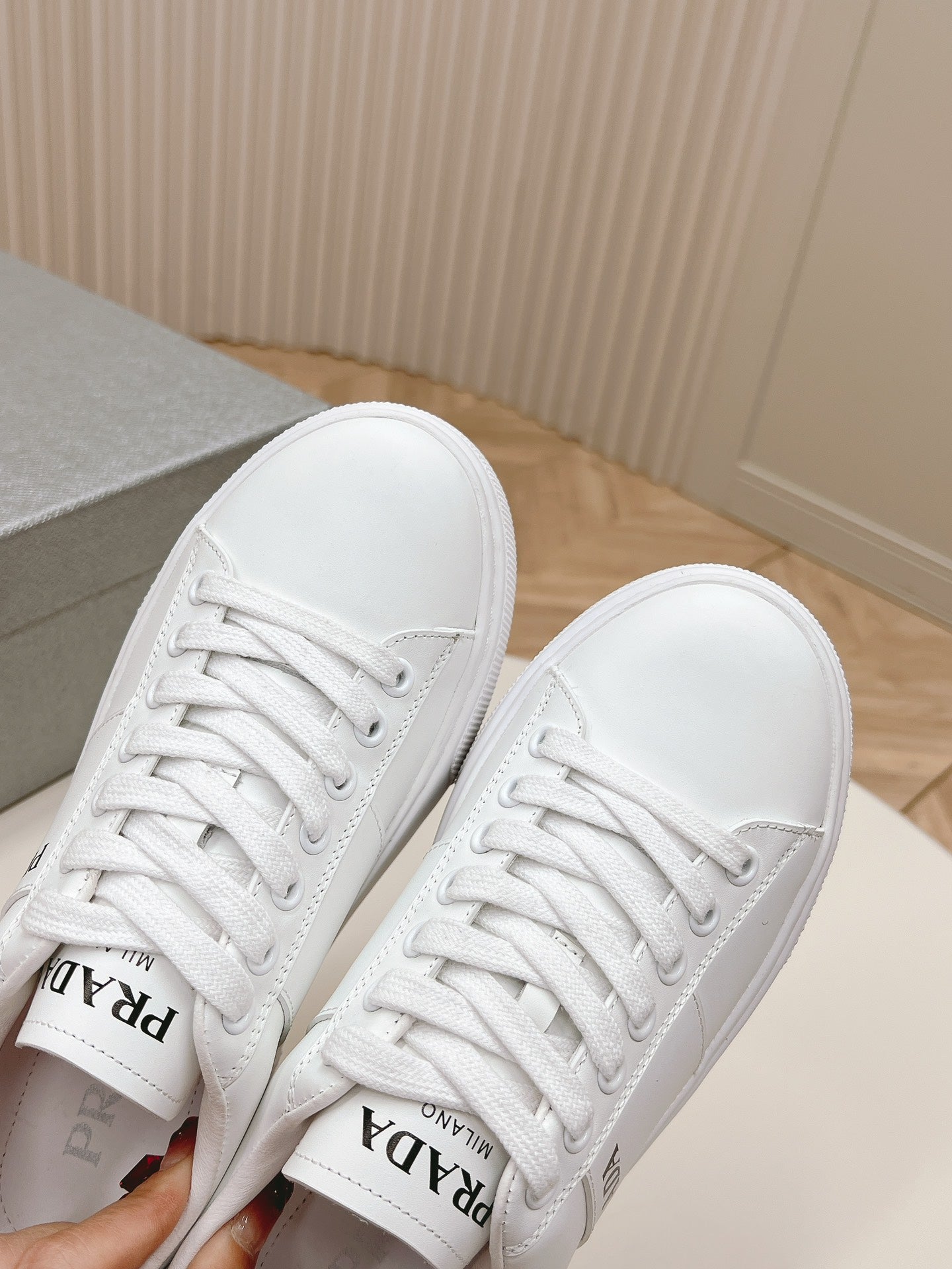 PRA LEATHER LOGO OUTLET SNEAKERS WHITE CALFSKIN - 35