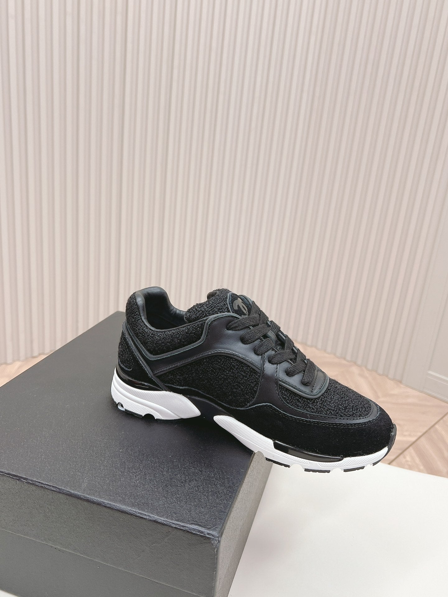 TRAINERS IN BLACK SUEDE AND CALFSKIN - 35