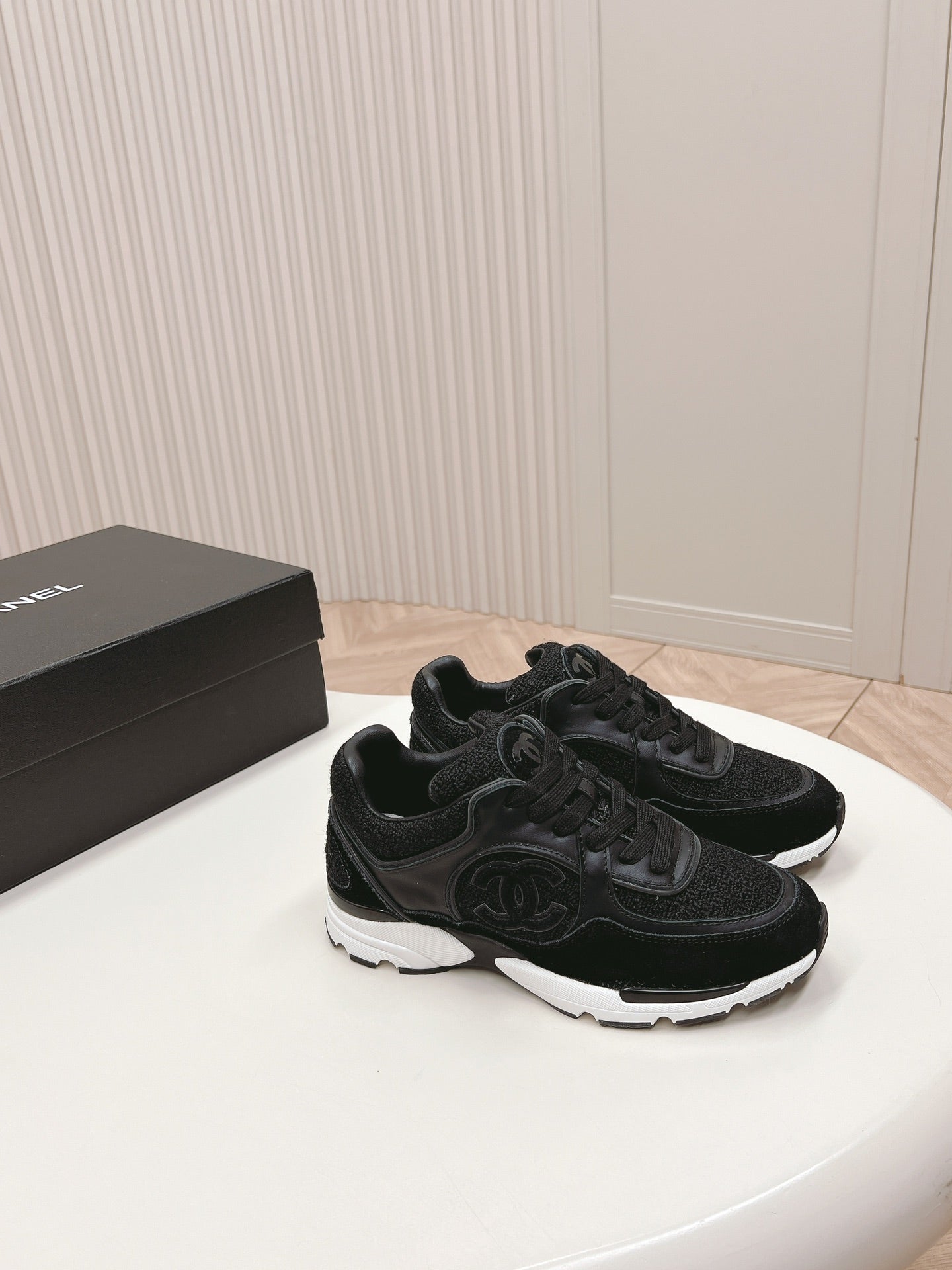 TRAINERS IN BLACK SUEDE AND CALFSKIN - 35