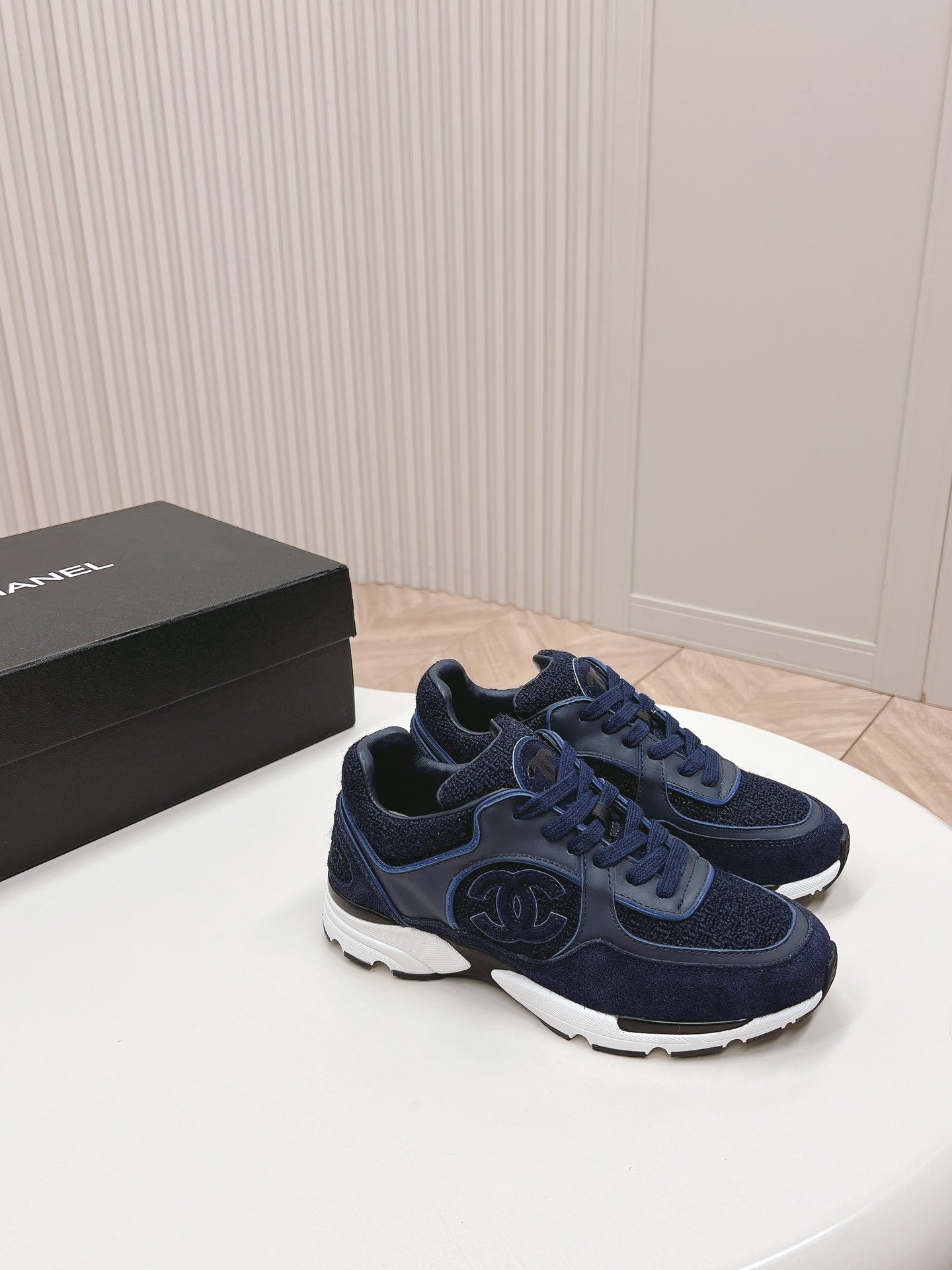 TRAINERS IN MIDNIGHT BLUE SUEDE AND CALFSKIN - 35