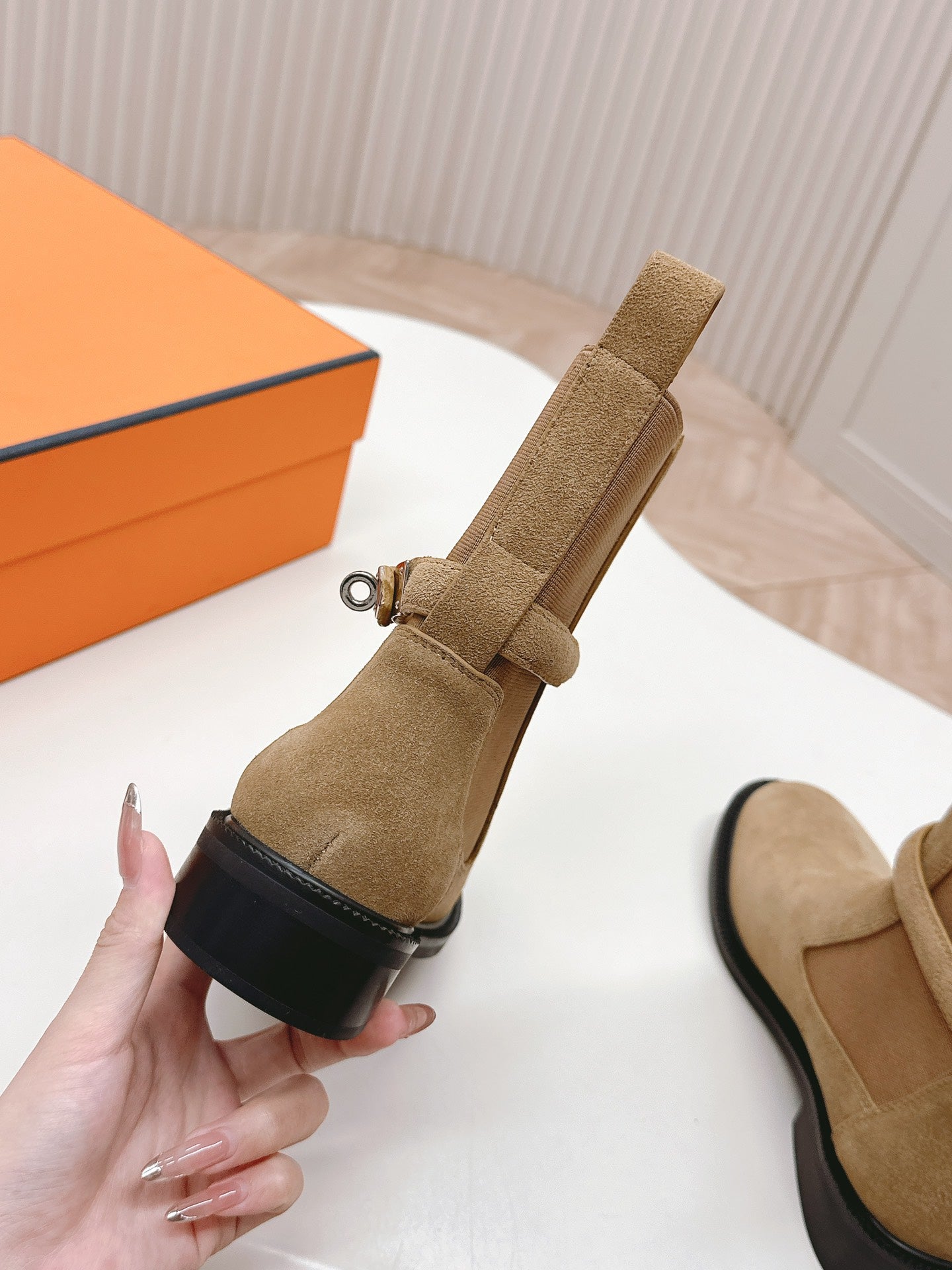 KELLY BUCKLE SHORT BOOTS IN PEANUT BROWN SUEDE - 35