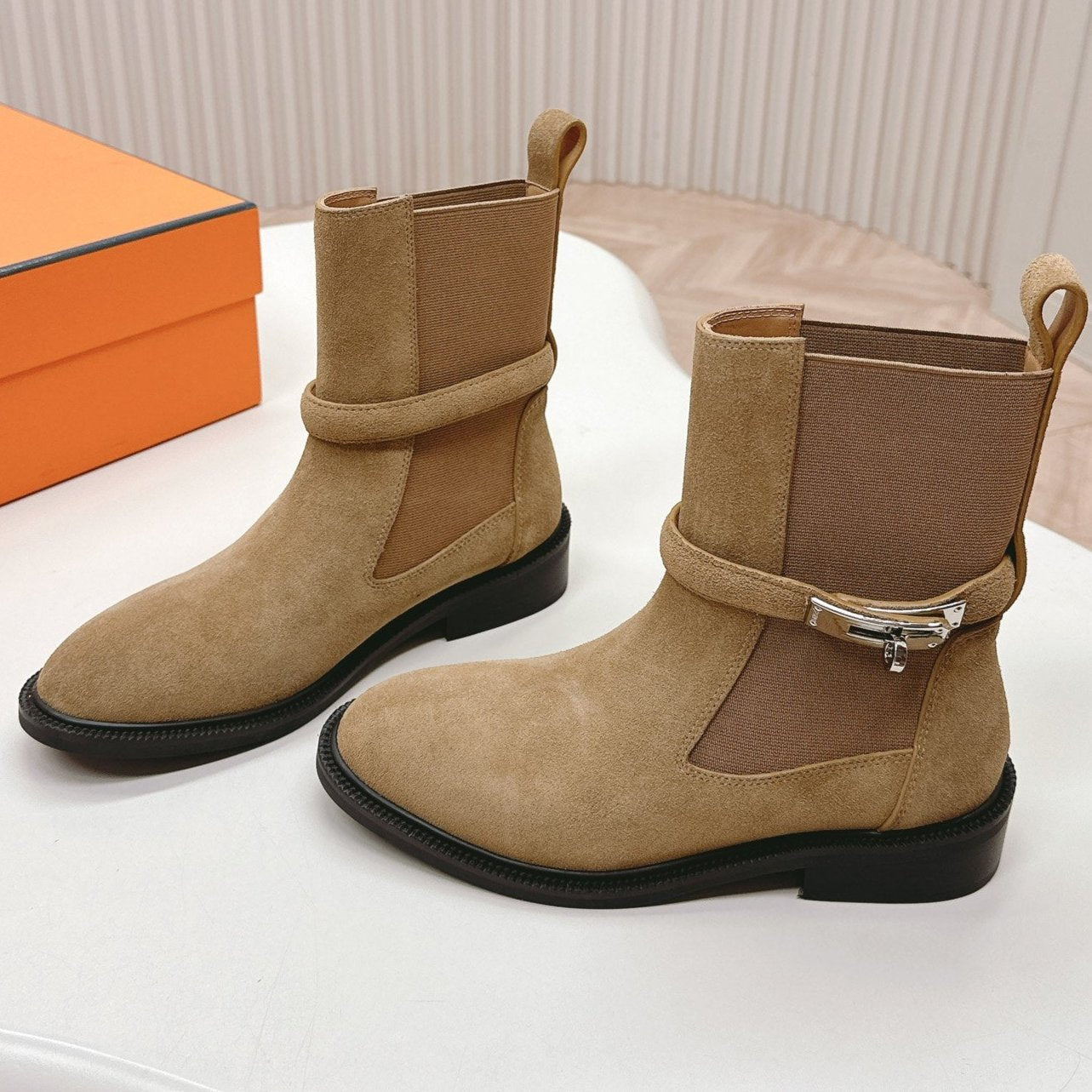 KELLY BUCKLE SHORT BOOTS IN PEANUT BROWN SUEDE - 35