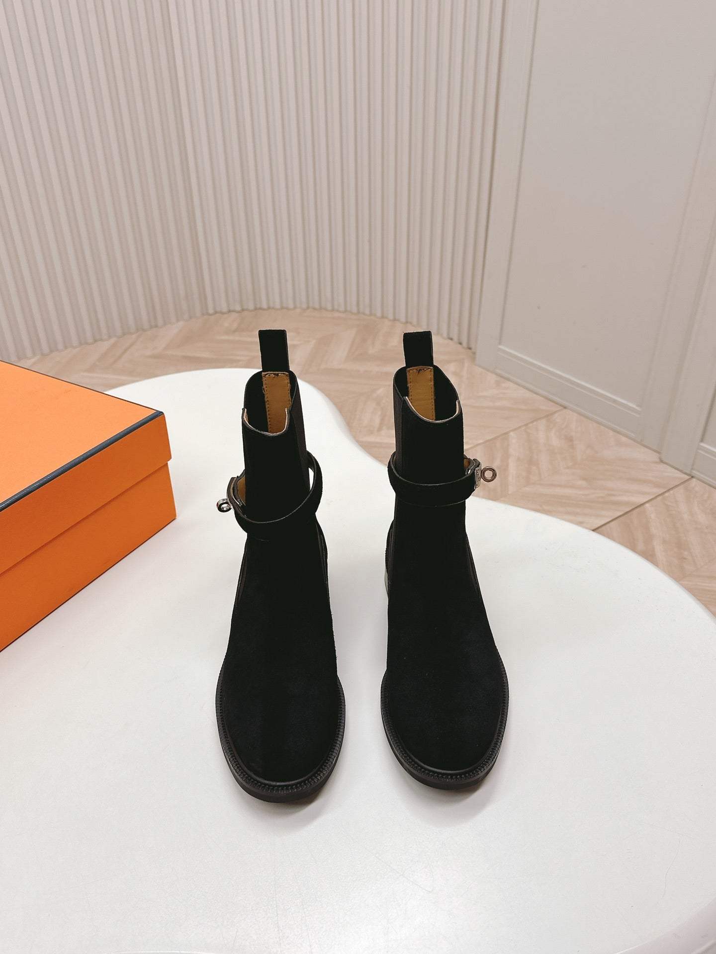 KELLY BUCKLE SHORT BOOTS IN BLACK SUEDE - 35