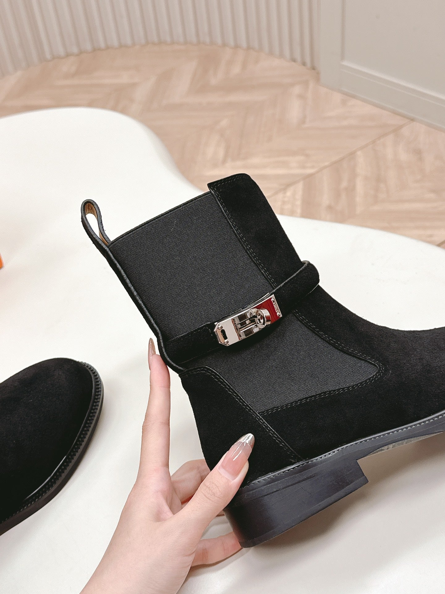 KELLY BUCKLE SHORT BOOTS IN BLACK SUEDE - 35