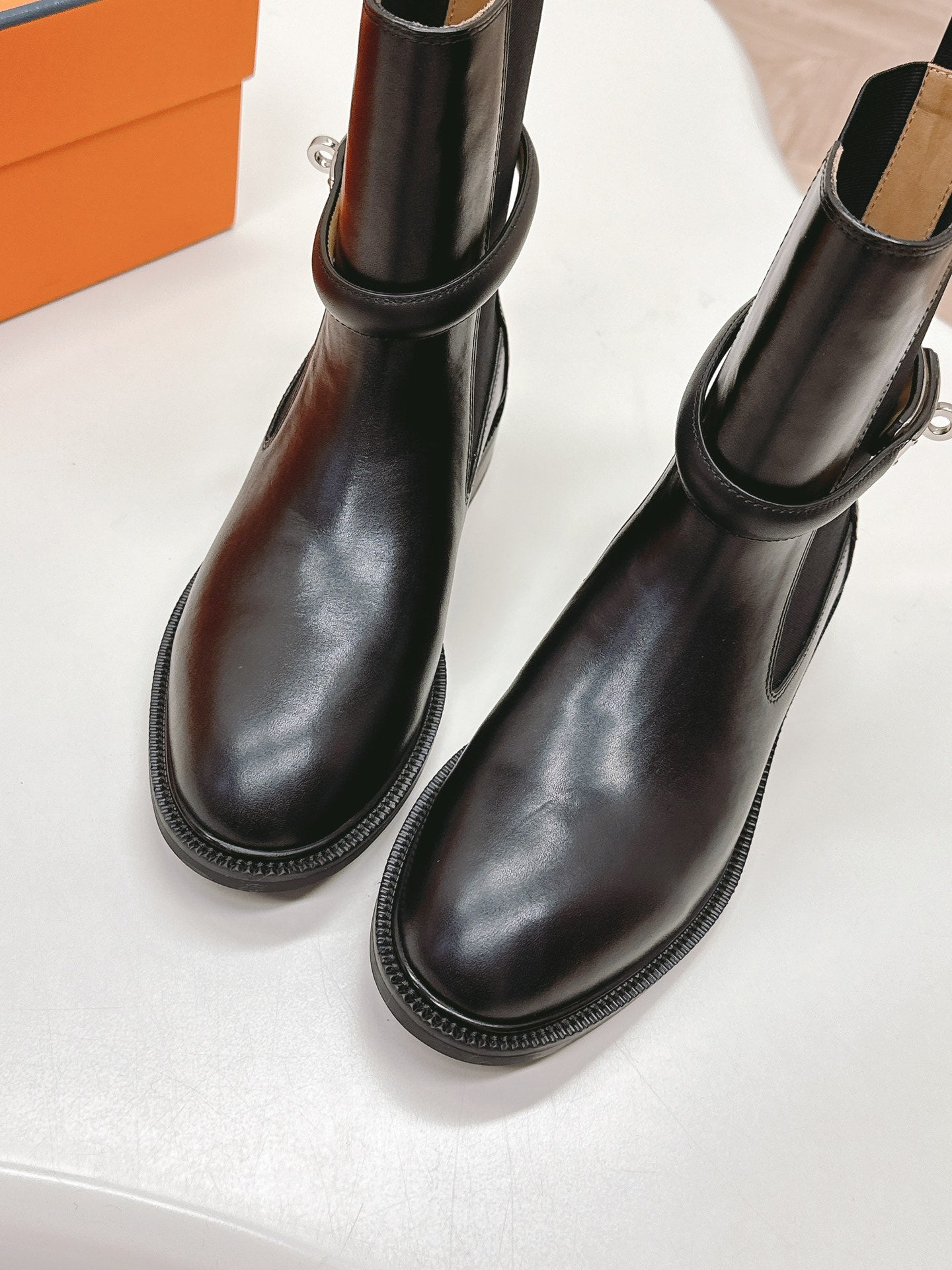 KELLY BUCKLE SHORT BOOTS IN BLACK CALFSKIN - 35