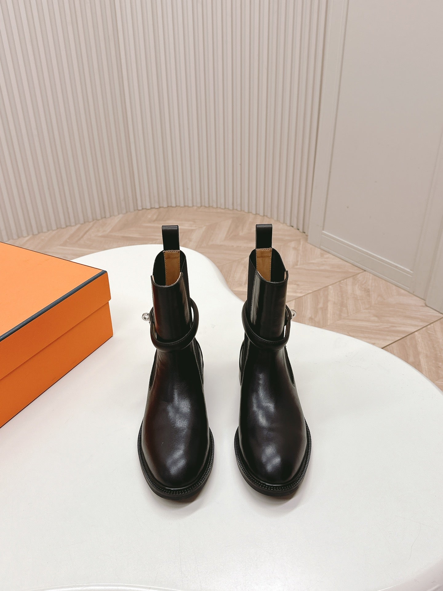 KELLY BUCKLE SHORT BOOTS IN BLACK CALFSKIN - 35