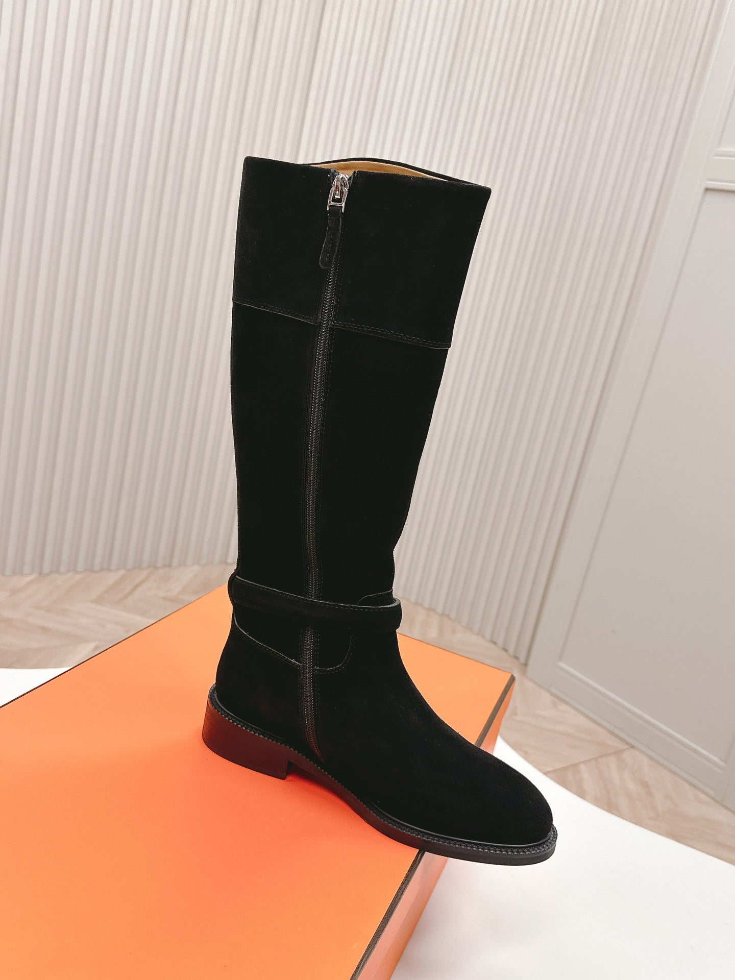 KNEE HIGH BOOTS IN BLACK SUEDE WITH SILVER BUCKLE - 35