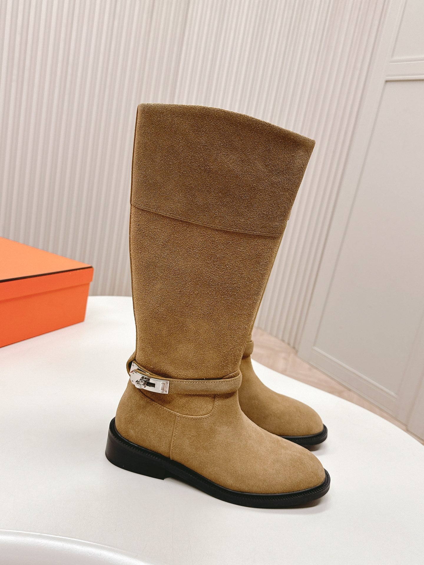 KNEE HIGH BOOTS IN CIDER BROWN SUEDE WITH SILVER BUCKLE - 35