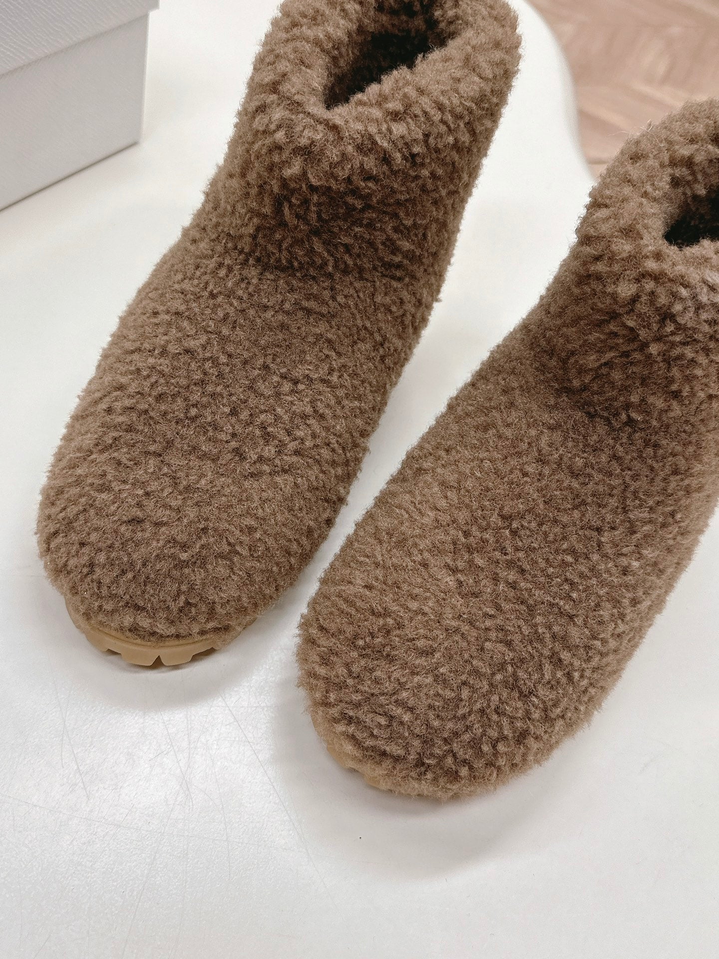 SNOW ANKLE BOOTS IN WOOD BROWN SHEARLING - 35