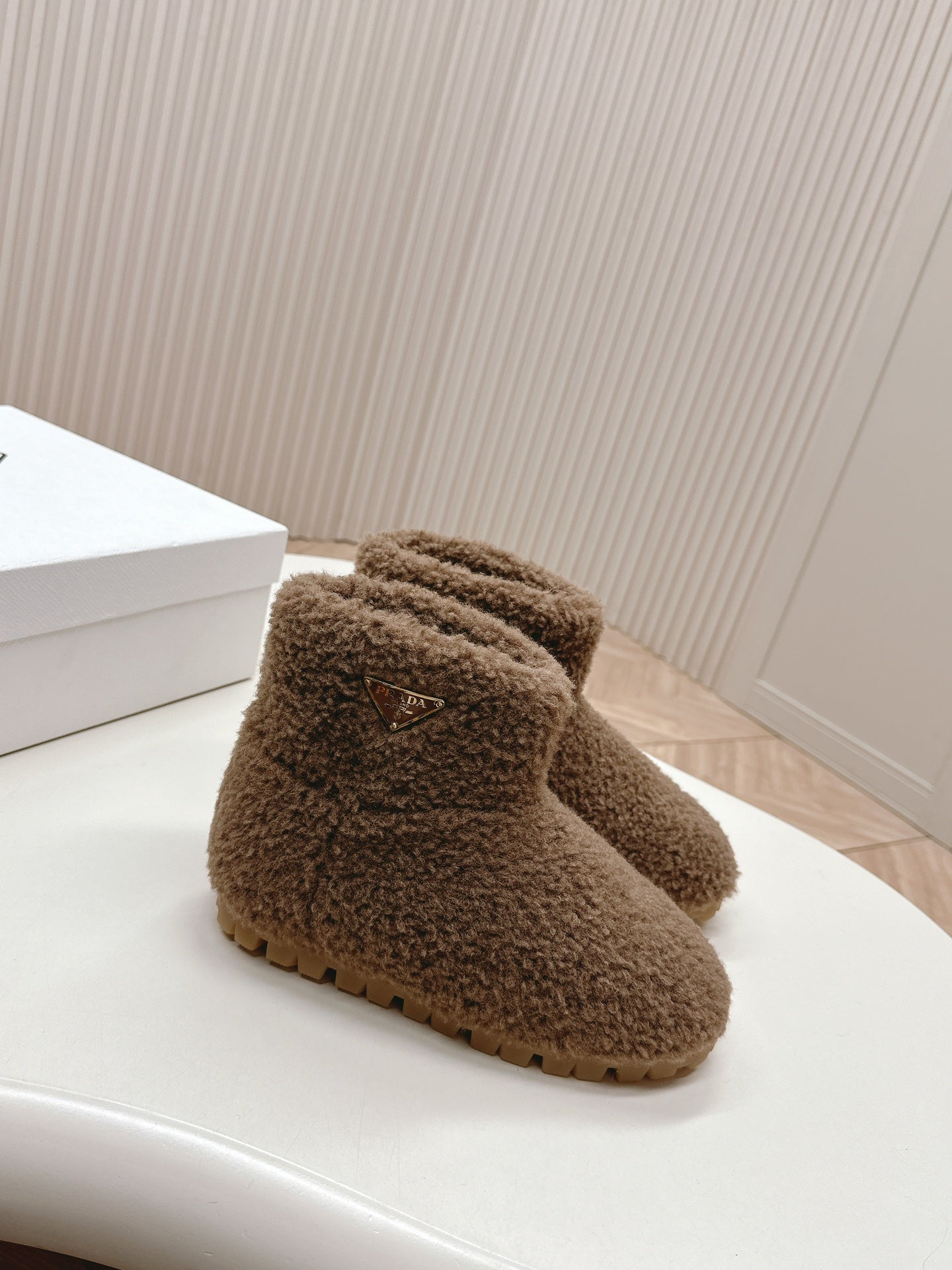 SNOW ANKLE BOOTS IN WOOD BROWN SHEARLING - 35