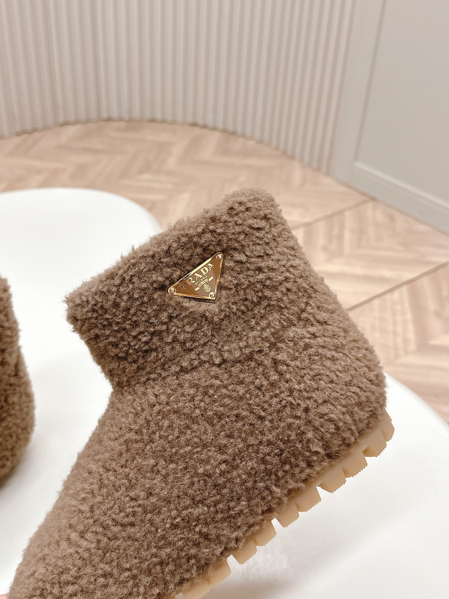 SNOW ANKLE BOOTS IN WOOD BROWN SHEARLING - 35