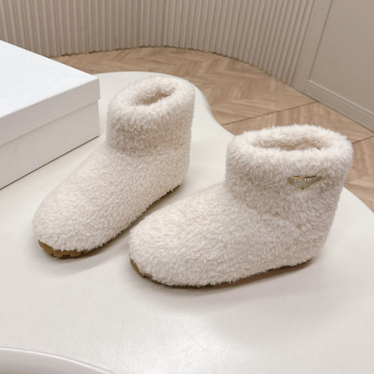SNOW ANKLE BOOTS IN WHITE SHEARLING - 35