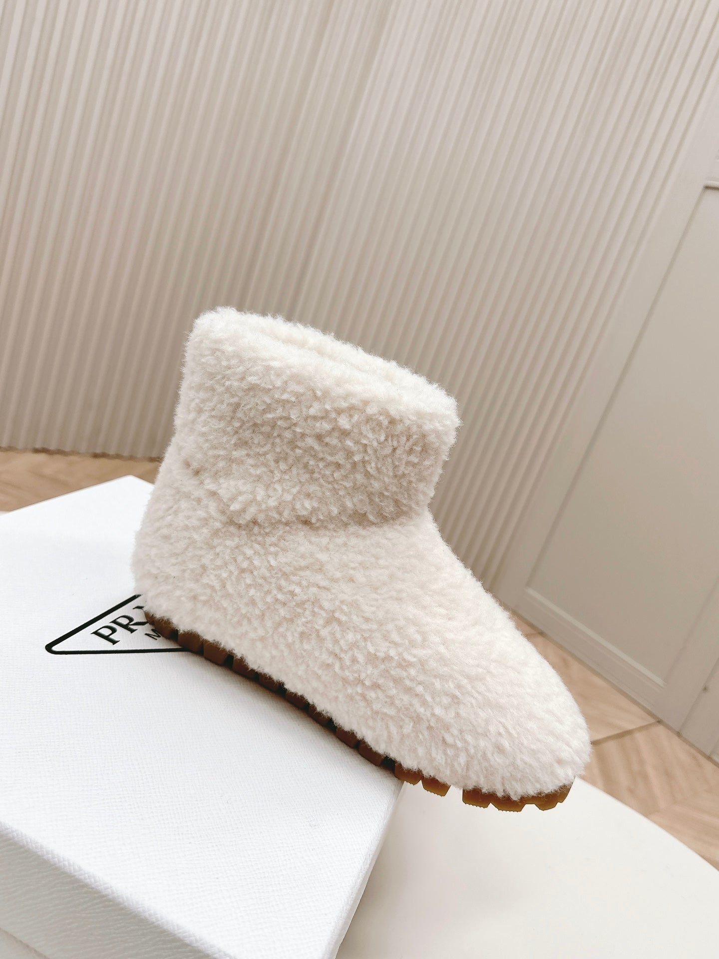 SNOW ANKLE BOOTS IN WHITE SHEARLING - 35