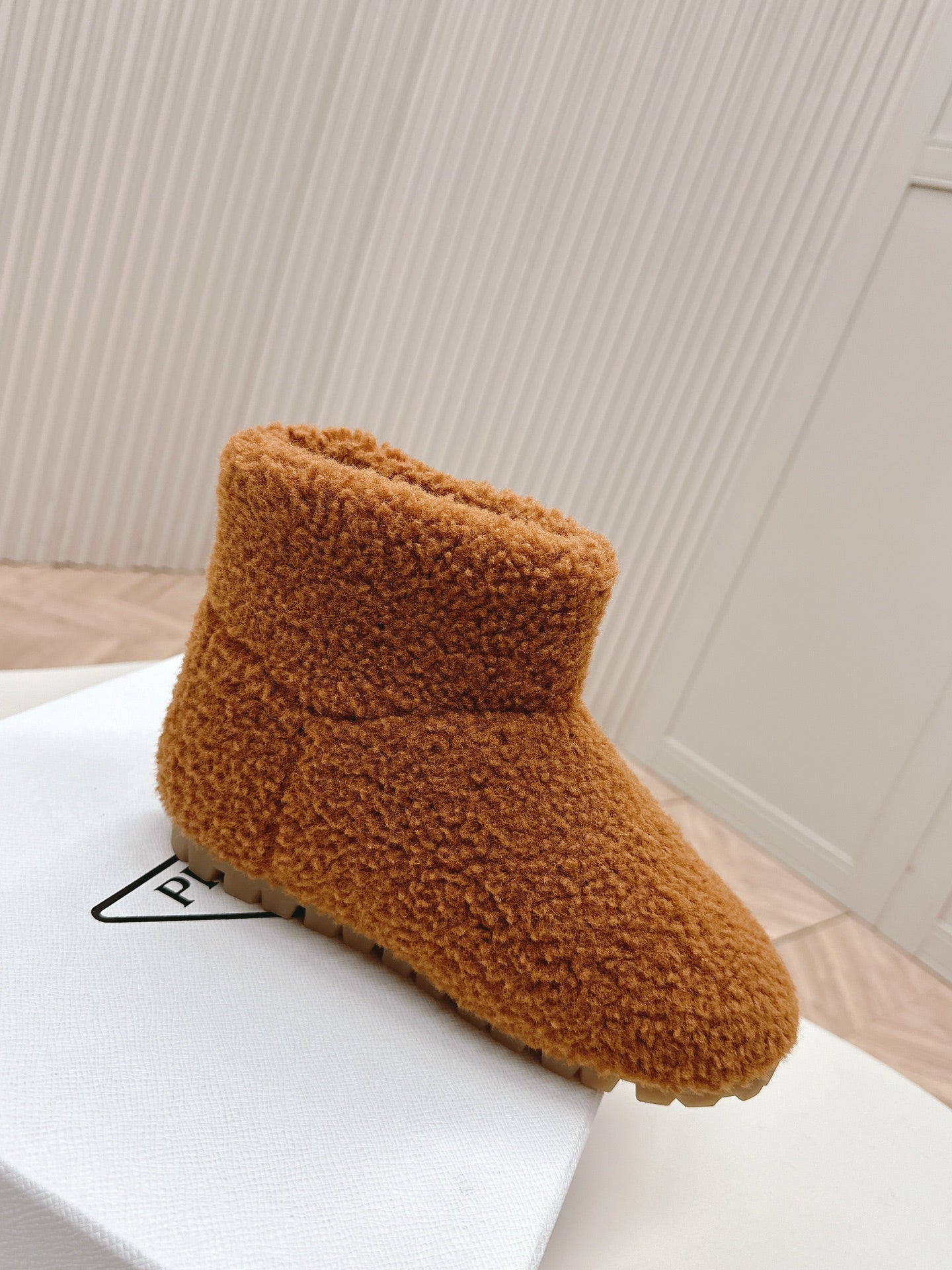 SNOW ANKLE BOOTS IN BRONZE BROWN SHEARLING - 35