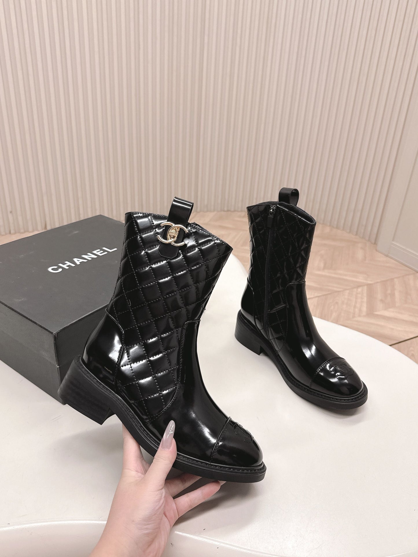 CHANEL ANKLE BOOTS 25S IN BLACK GLOSSY LAMBSKIN WITH GOLD HARDWARE - 35