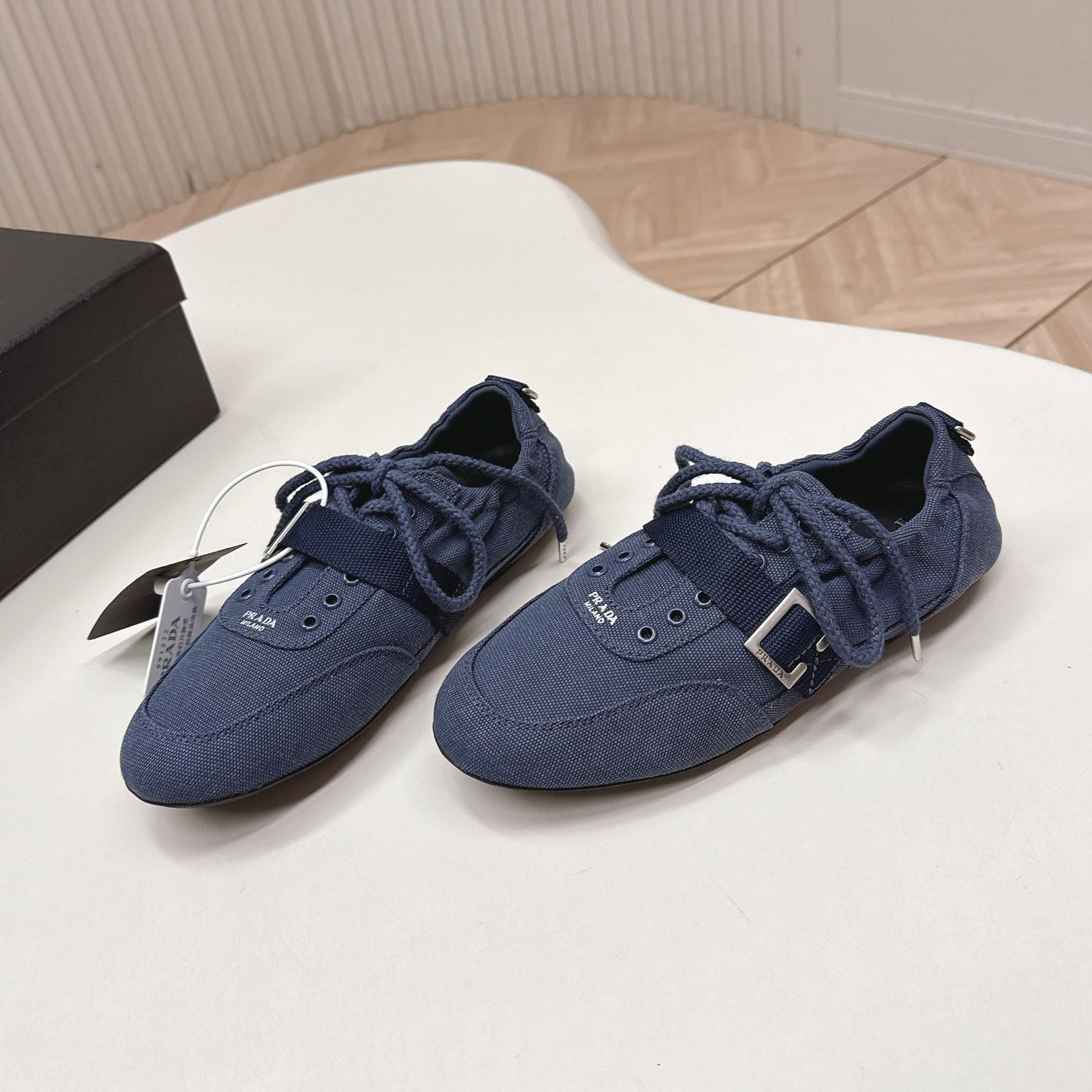 PRADA 26S LACE UP MINIMAL SNEAKERS IN NAVY BLUE CANVAS
