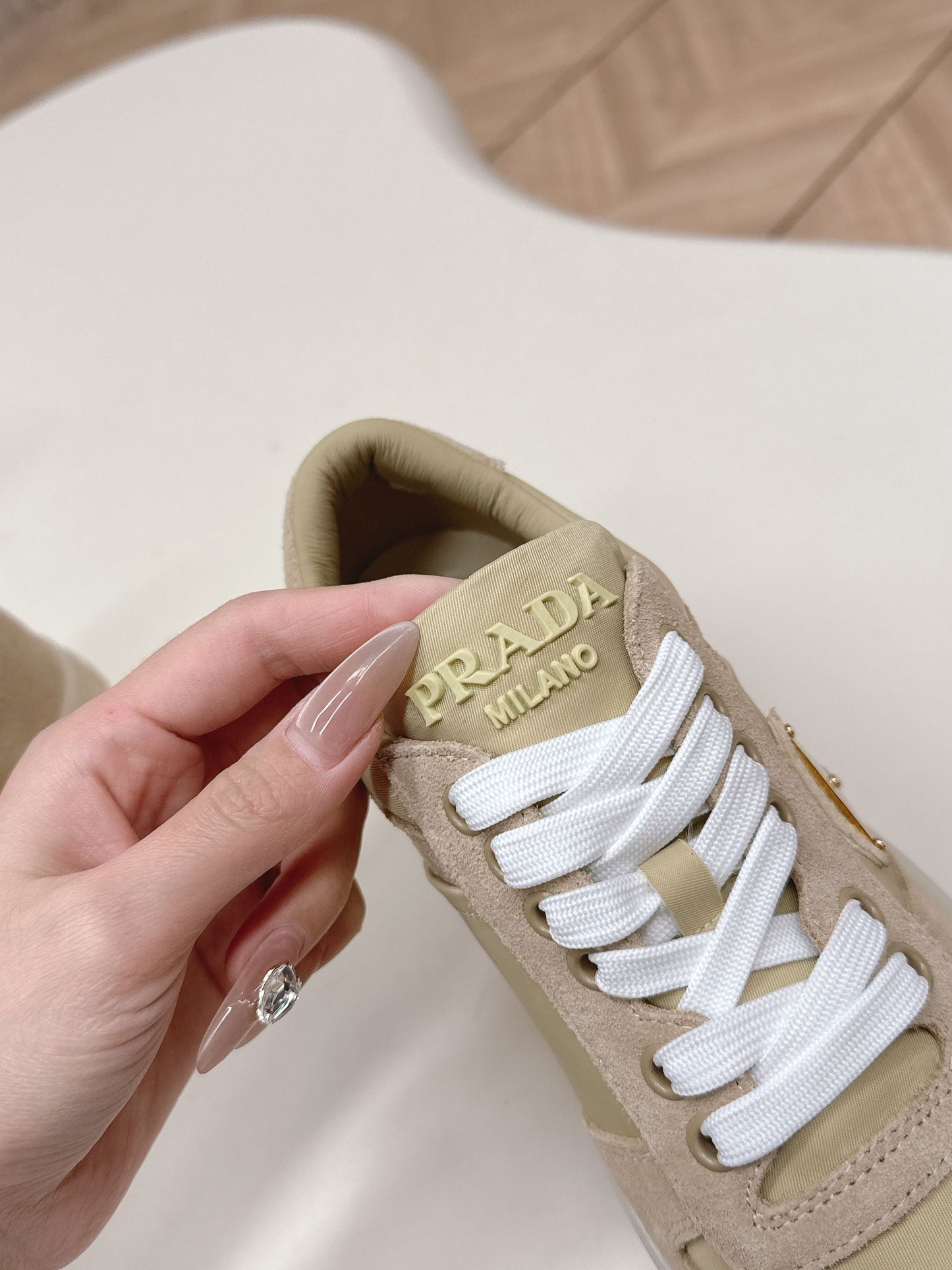 Кросівки PRADA 26S PLATFORM SNEAKERS на платформі 50 мм з бежевої замші