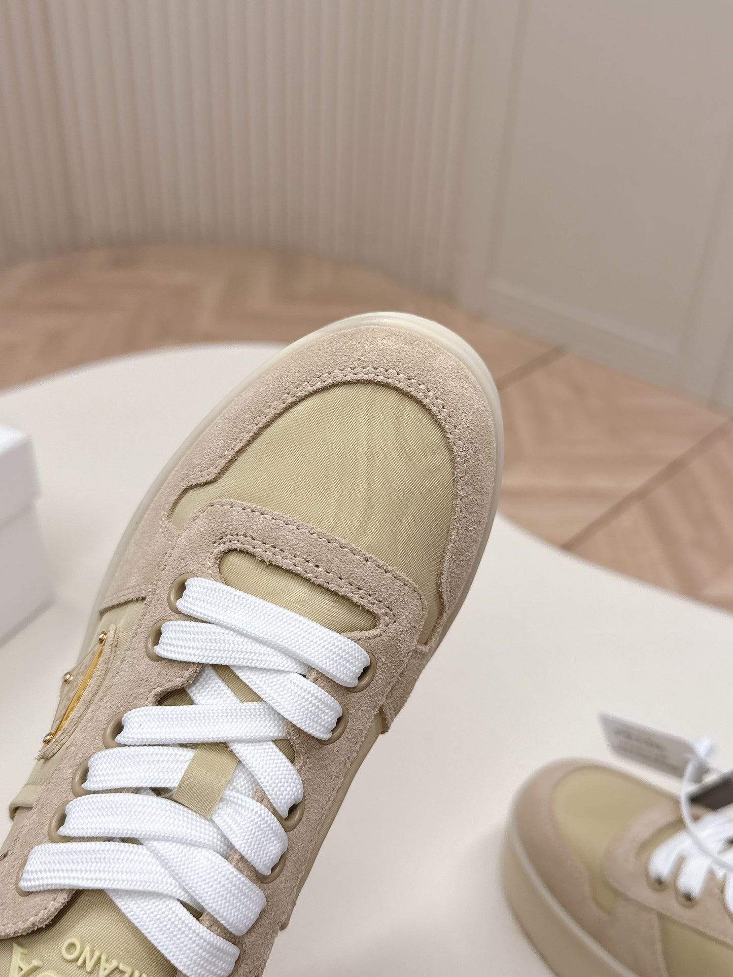 Кросівки PRADA 26S PLATFORM SNEAKERS на платформі 50 мм з бежевої замші