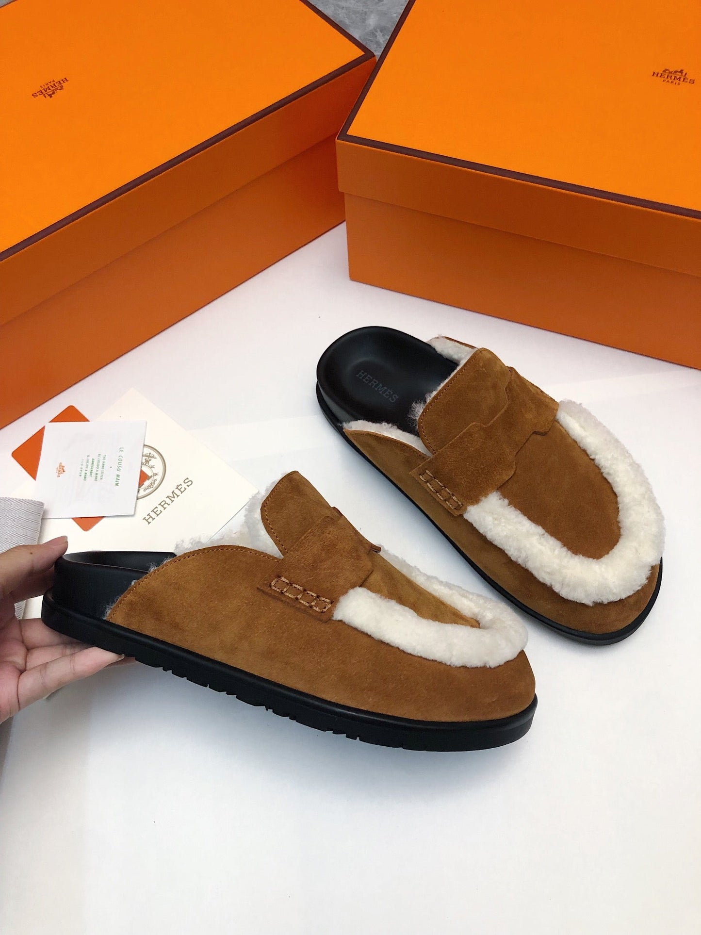 GO MULE IN BRONZE BROWN SUEDE ATTACH WHITE FLEECE - 35
