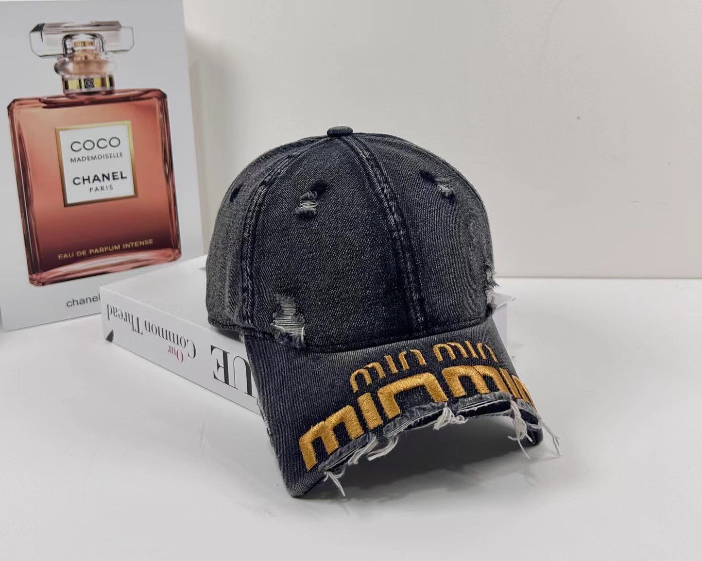MM DISTRESSED EMBROIDERED BASEBALL CAP DENIM - Grey