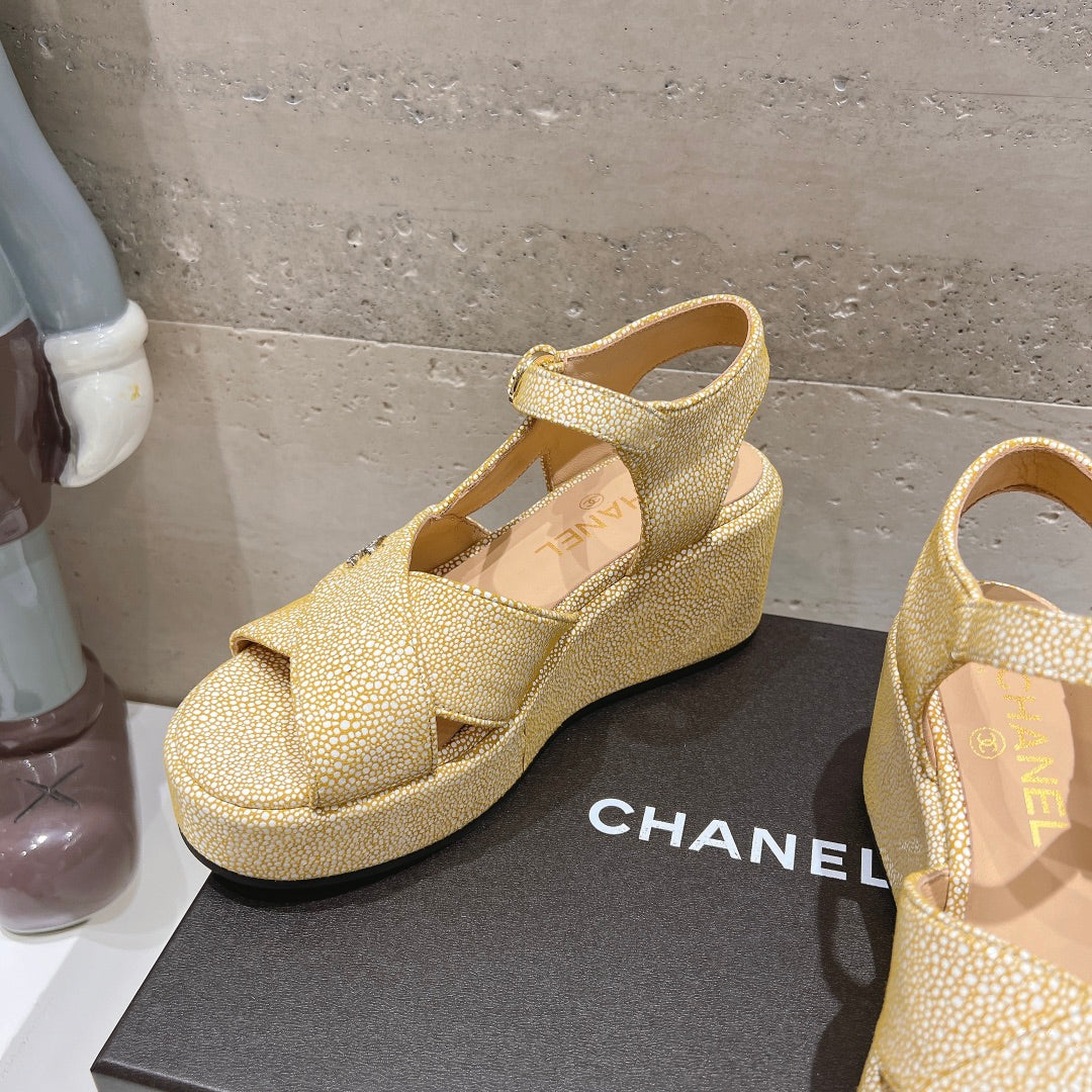 Wedge Open-Toe High Heel Sandals Beige Cream Sheepskin - 34