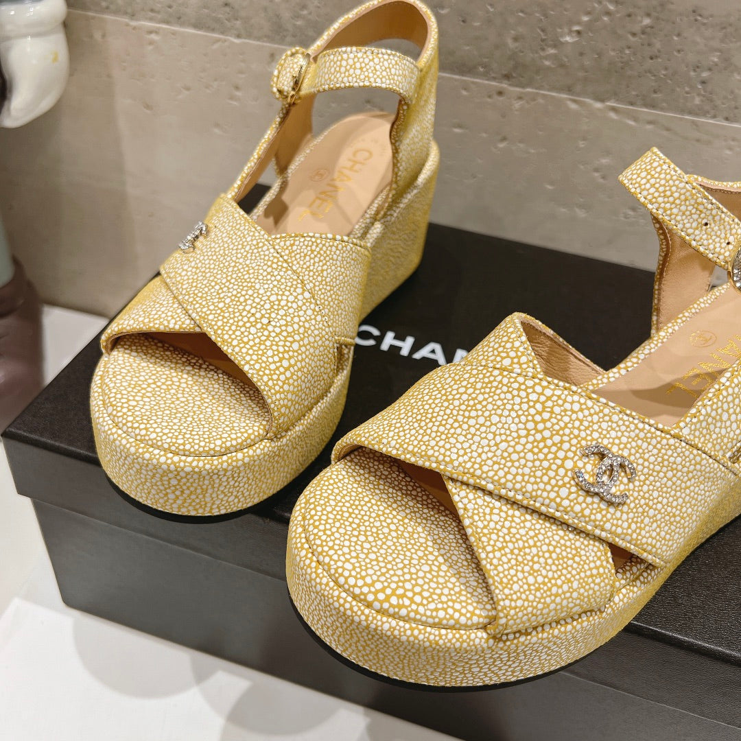 Wedge Open-Toe High Heel Sandals Beige Cream Sheepskin - 34
