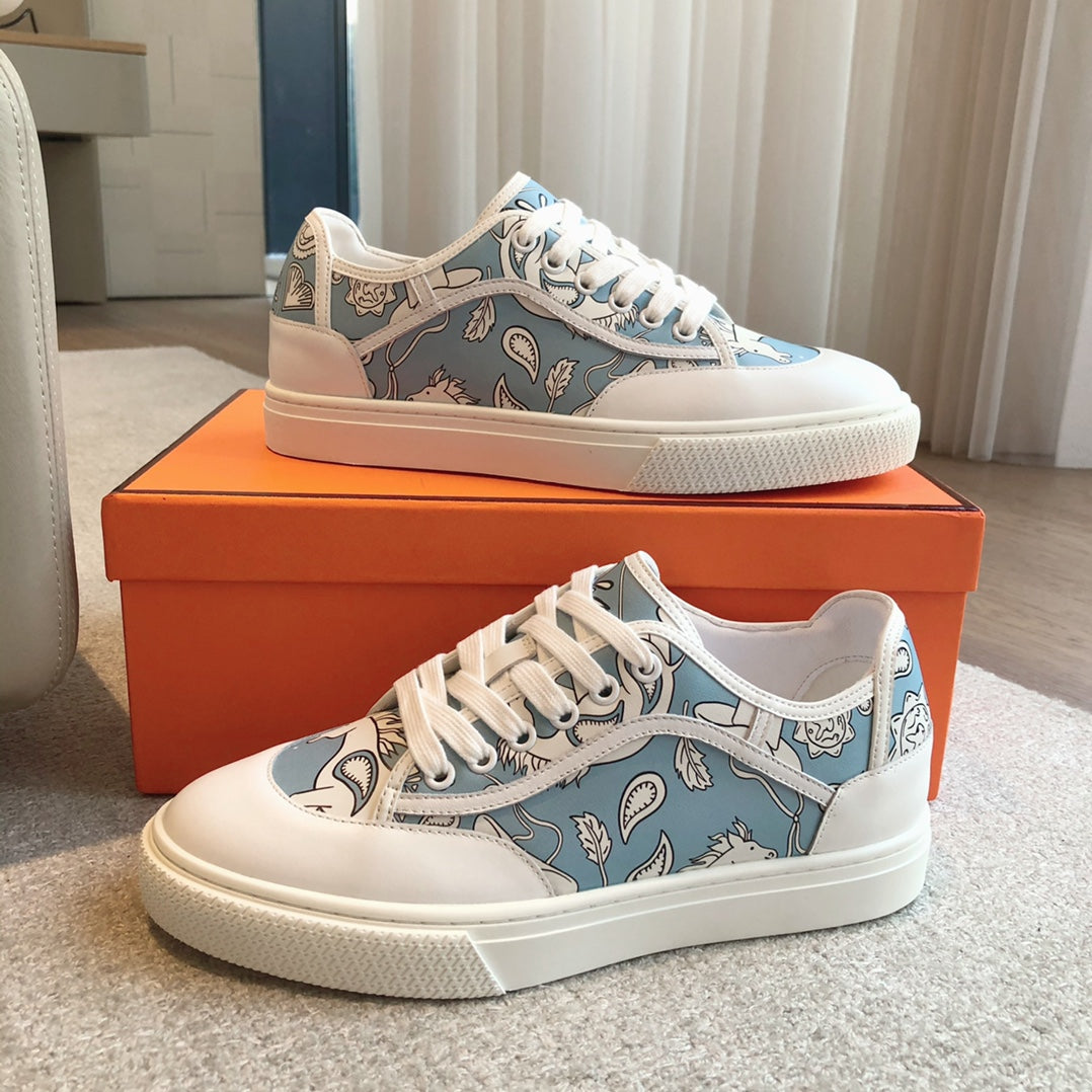 GET SNEAKER WHITE CALFSKIN WITH SKY MOTIFS - 35