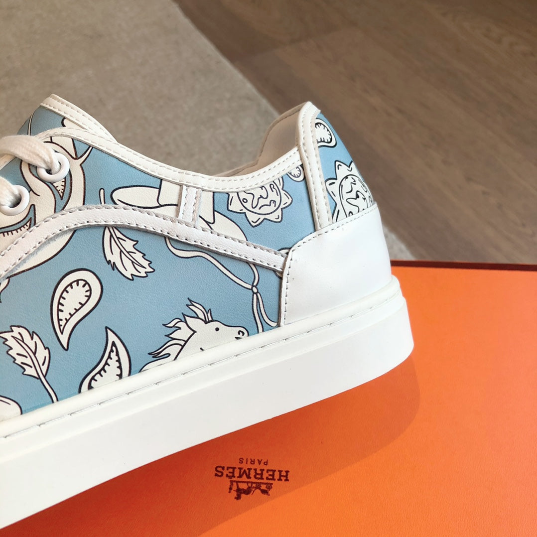 GET SNEAKER WHITE CALFSKIN WITH SKY MOTIFS - 35