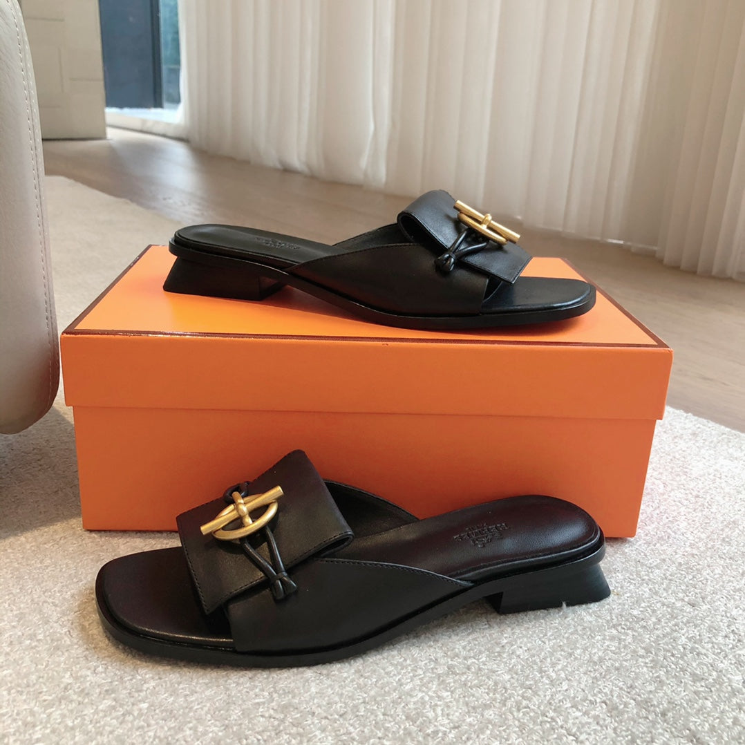 ISLE SANDAL BLACK CALFSKIN - 35