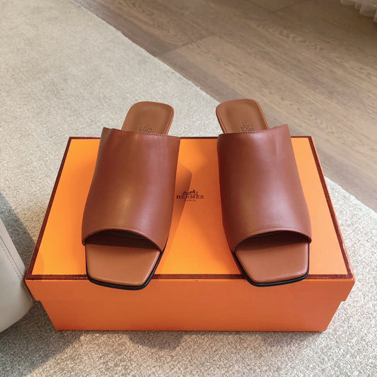 ICONIQUE 25 SANDAL CARAMEL CALFSKIN - 35