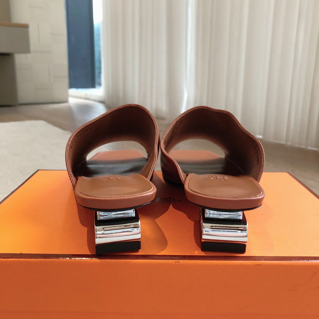 ICONIQUE 25 SANDAL CARAMEL CALFSKIN - 35