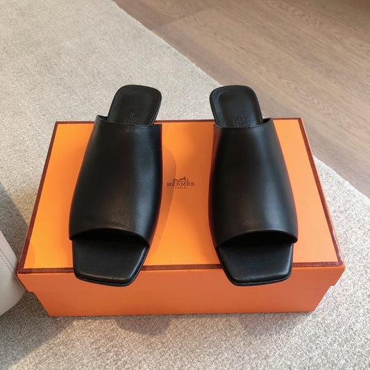 ICONIQUE 25 SANDAL BLACK CALFSKIN - 35