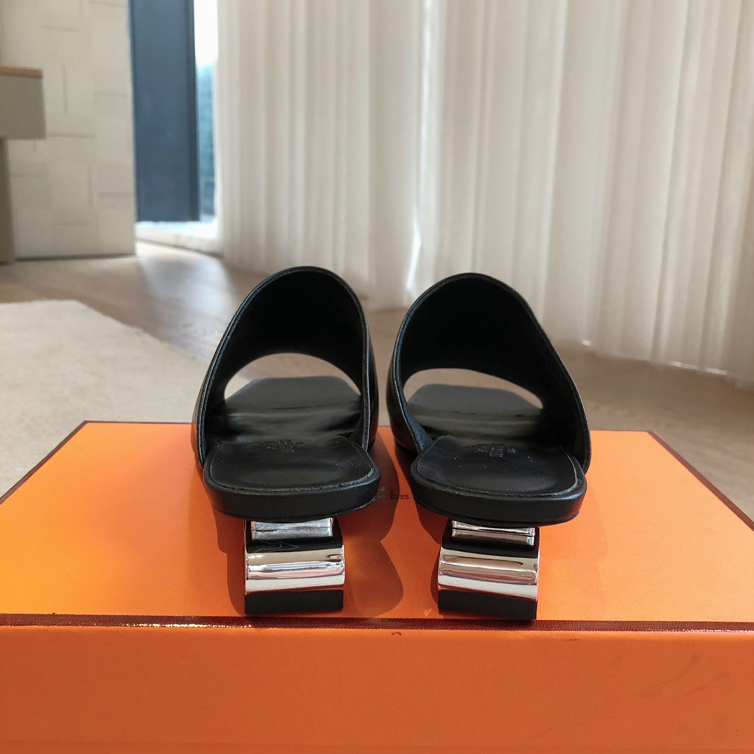 ICONIQUE 25 SANDAL BLACK CALFSKIN - 35