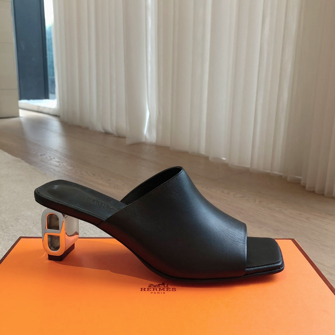 ICONIQUE 60 SANDAL BLACK CALFSKIN - 35