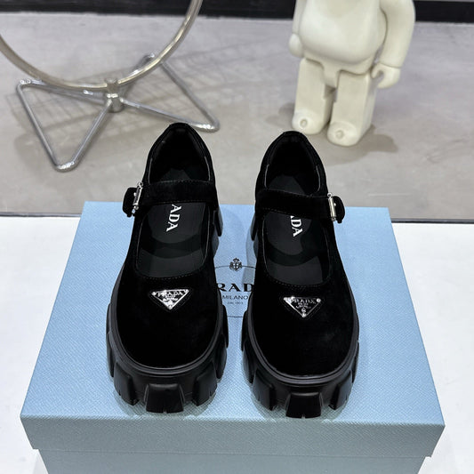 ЖІНОЧІ ТУФЛІ PRADA 25S МЕРІ ДЖЕЙН НА ПЛАТФОРМІ, ЧОРНА ЗАМША - 35