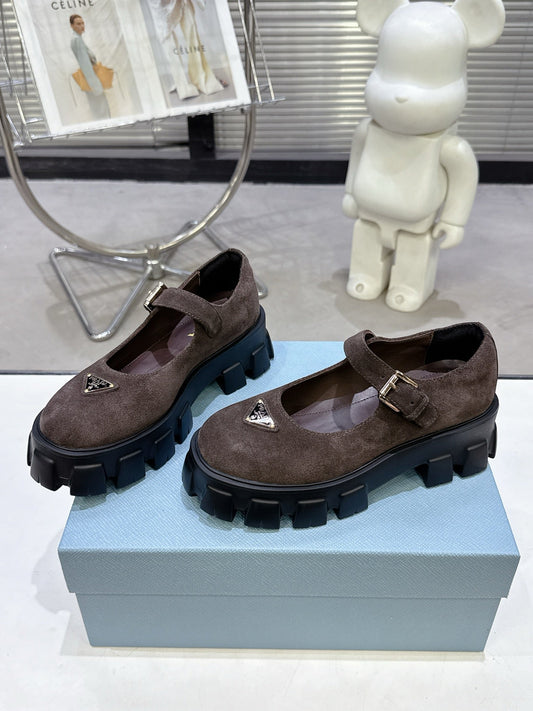 ЖІНОЧІ ТУФЛІ PRADA 25S MARY JANE НА ПЛАТФОРМІ З ТЕМНО-КОРИЧНЕВОЇ ЗАМШІ - 35