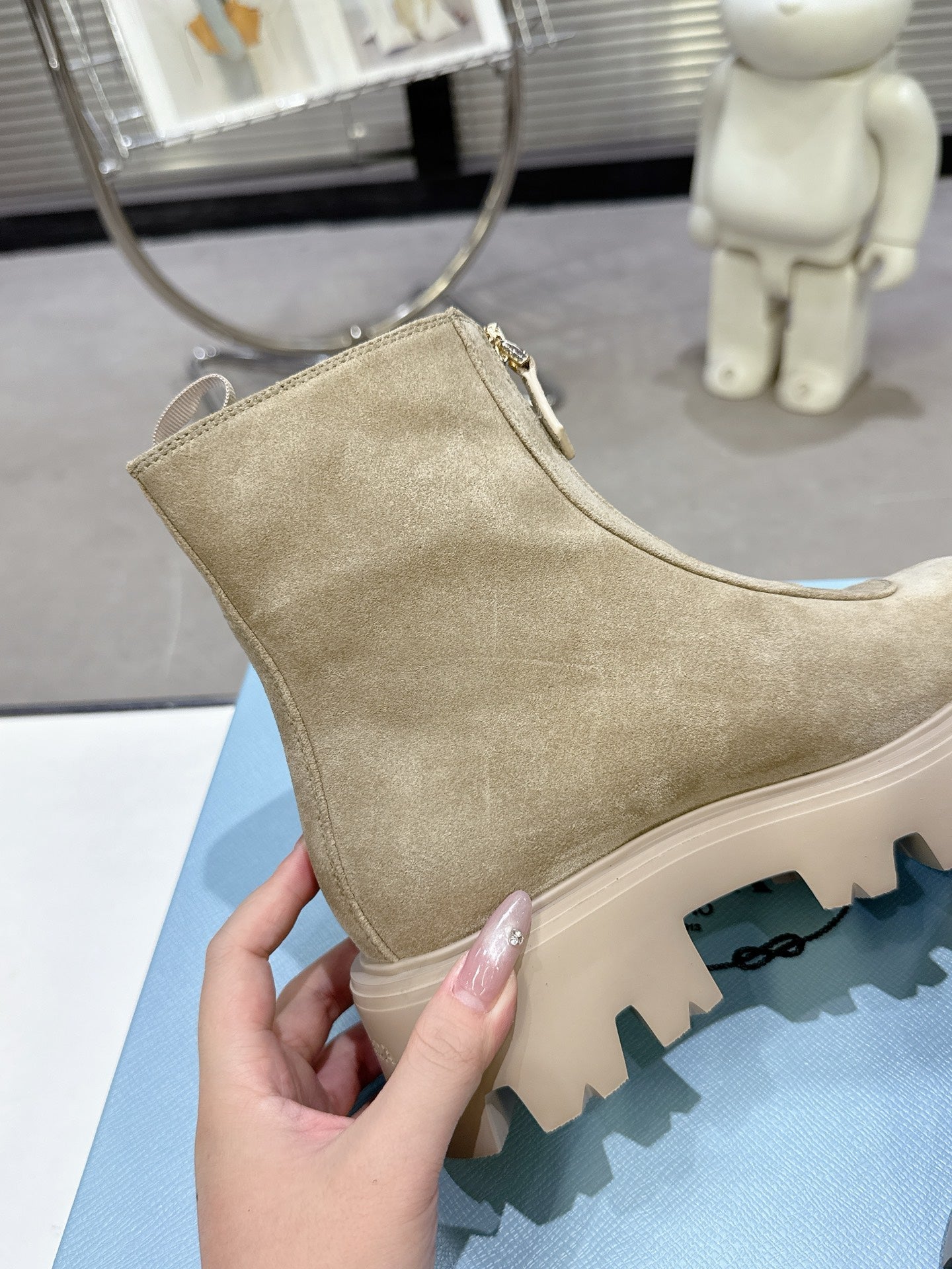 PRADA 25S ZIP-UP ANKLE BOOTS IN BEIGE SUEDE - 35