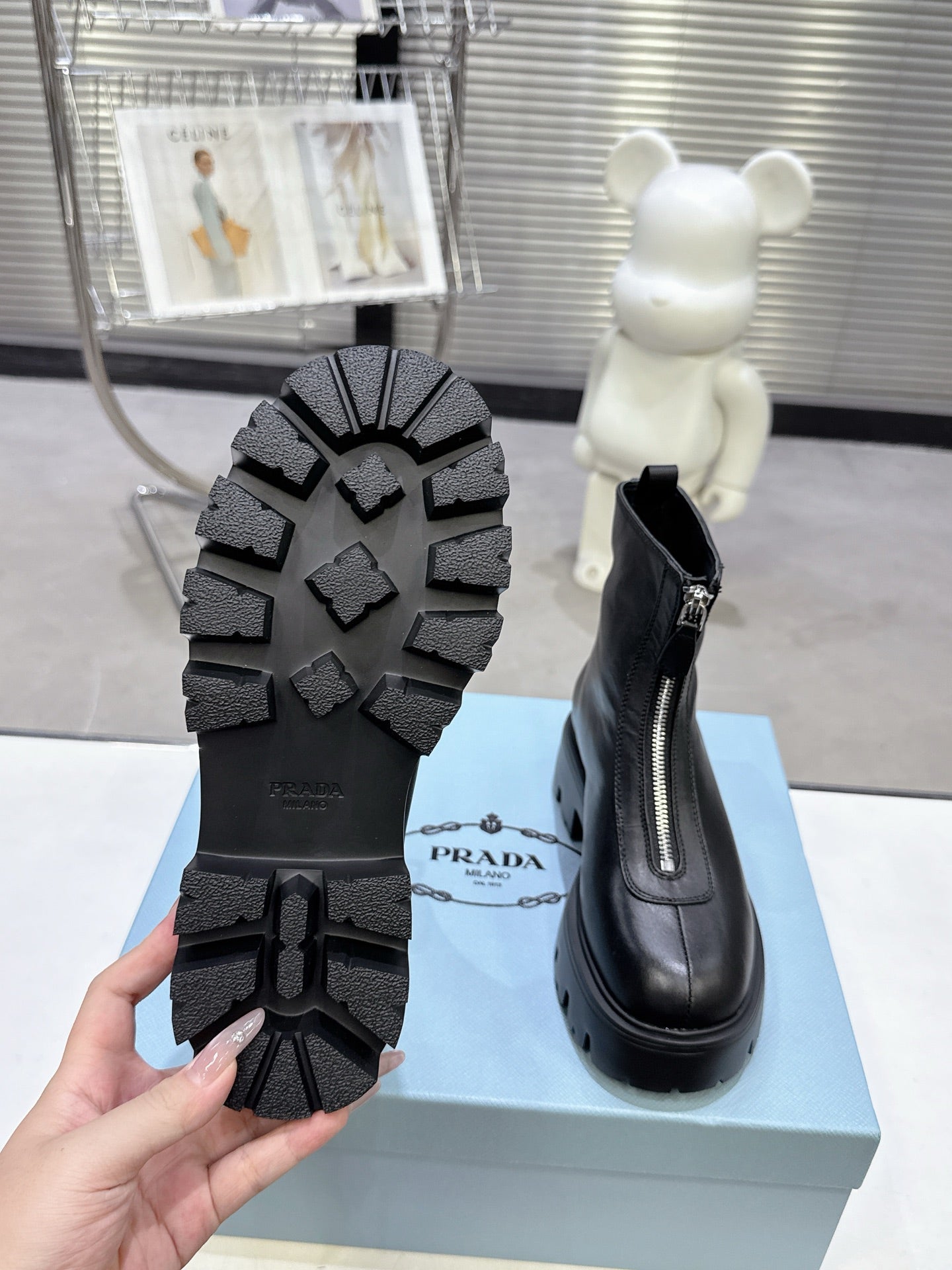 PRADA 25S ZIP-UP ANKLE BOOTS IN BLACK CALFSKIN - 35