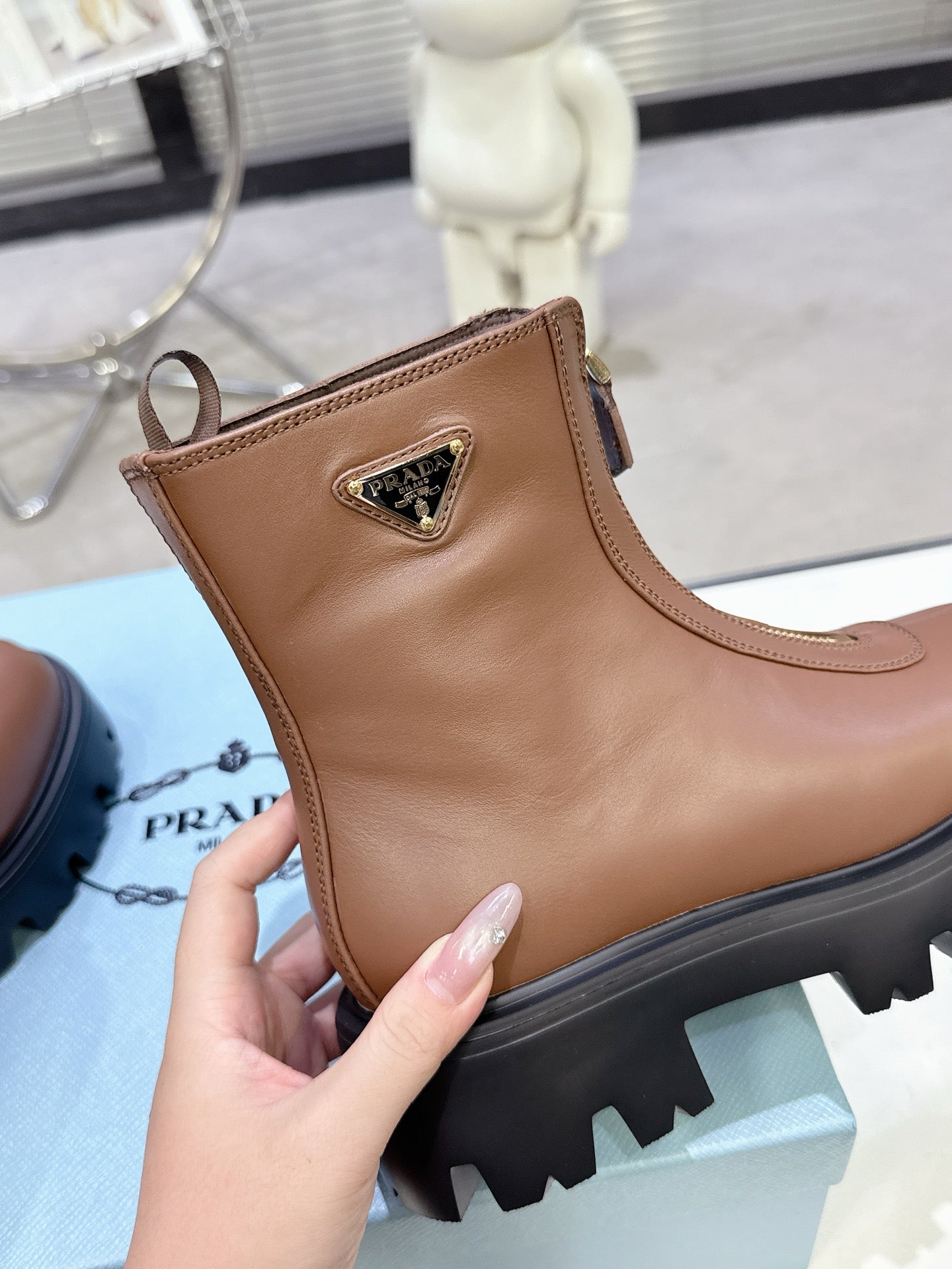 PRADA 25S ZIP-UP ANKLE BOOTS IN BROWN CALFSKIN - 35