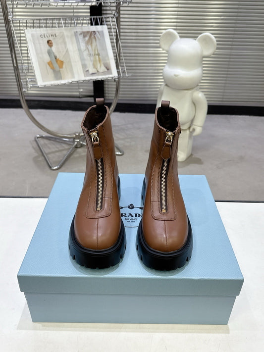 PRADA 25S ZIP-UP ANKLE BOOTS IN BROWN CALFSKIN - 35