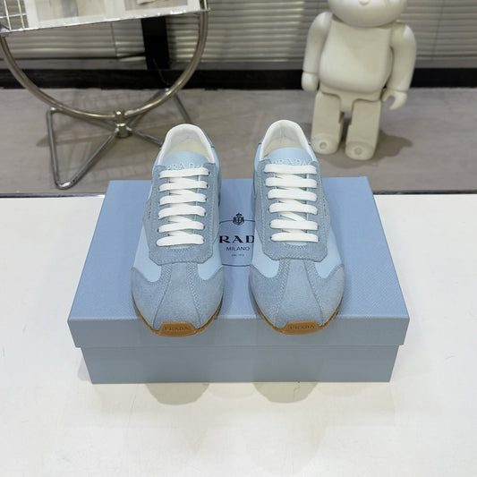 КРОСІВКИ PRADA 26S НА ШНУРІВЦІ З БЛАКИТНОГО НЕЙЛОНУ ТА ЗАМШІ