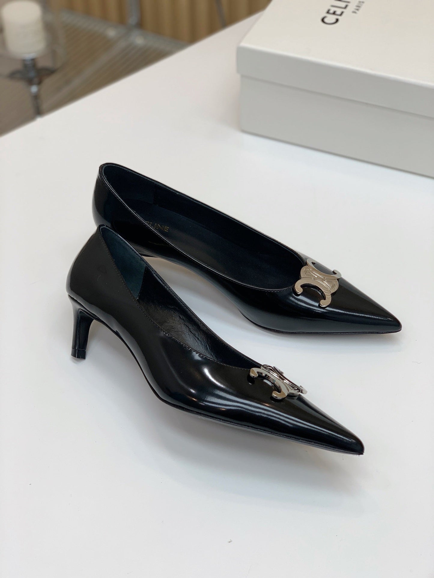 MEDIUM-HEELED 50MM PUMP IN BLACK CALFSKIN - 35